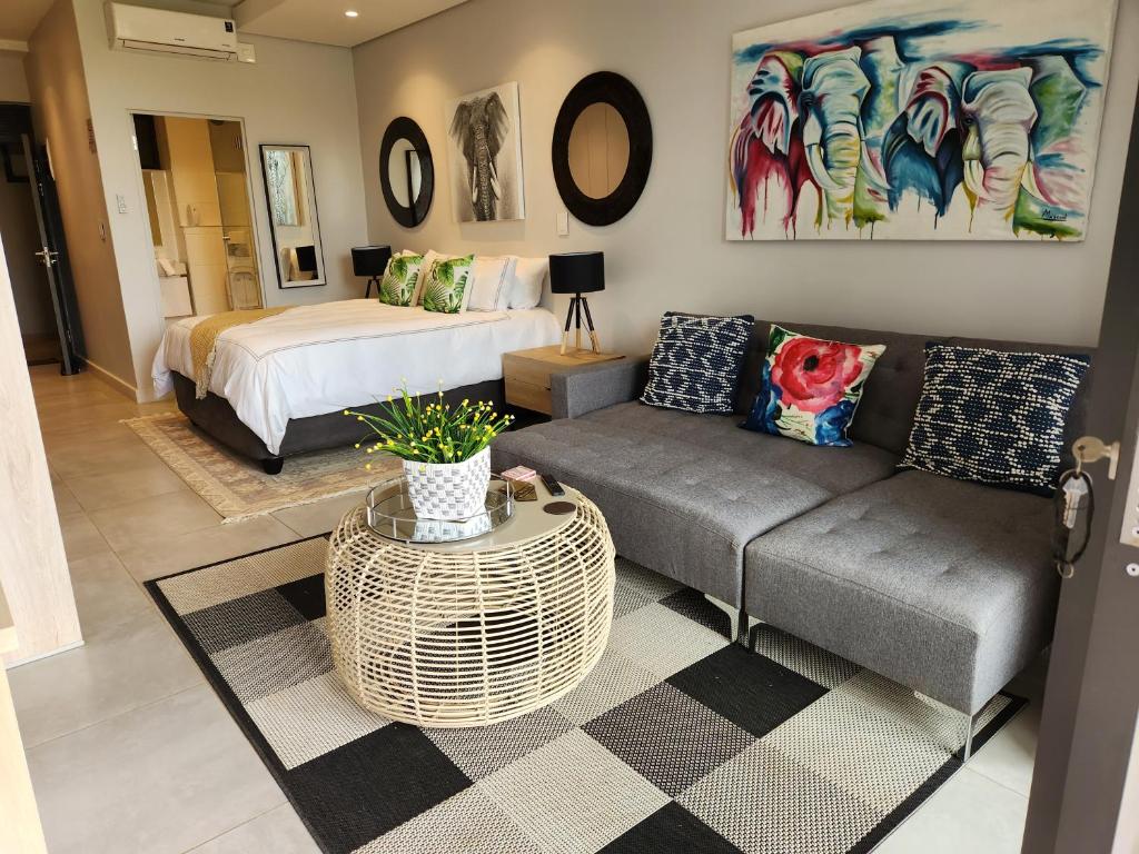 Boulevard Suite 127